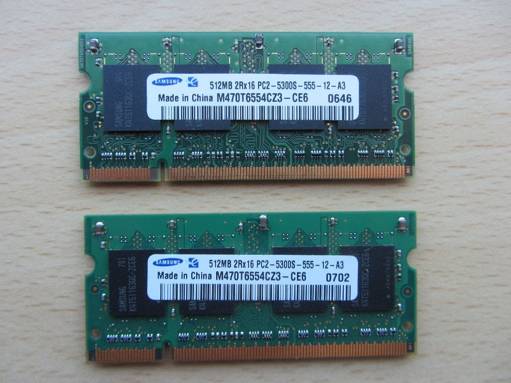 2x Samsung 512MB PC2-5300 DDR2-667MHz non-ECC Unbuffered CL5, 1 GB of minder, Ophalen of Verzenden, Zo goed als nieuw, DDR2