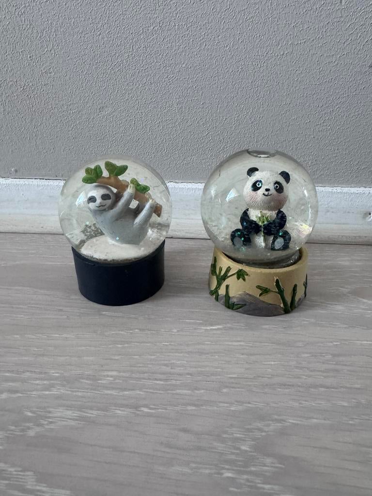 2 kleine sneeuwballen: Luiaard en Panda, Ophalen of Verzenden, Zo goed als nieuw