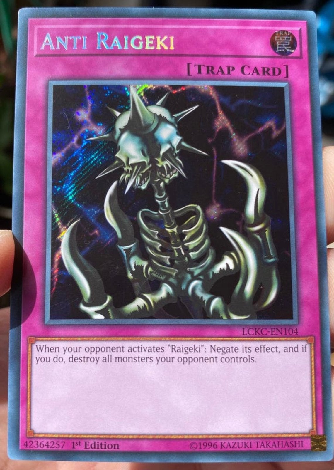 Yu-Gi-Oh! Anti Raigeki LCKC 1st Edition !, Hobby en Vrije tijd, Verzamelkaartspellen | Yu-gi-Oh!, Ophalen of Verzenden, Zo goed als nieuw