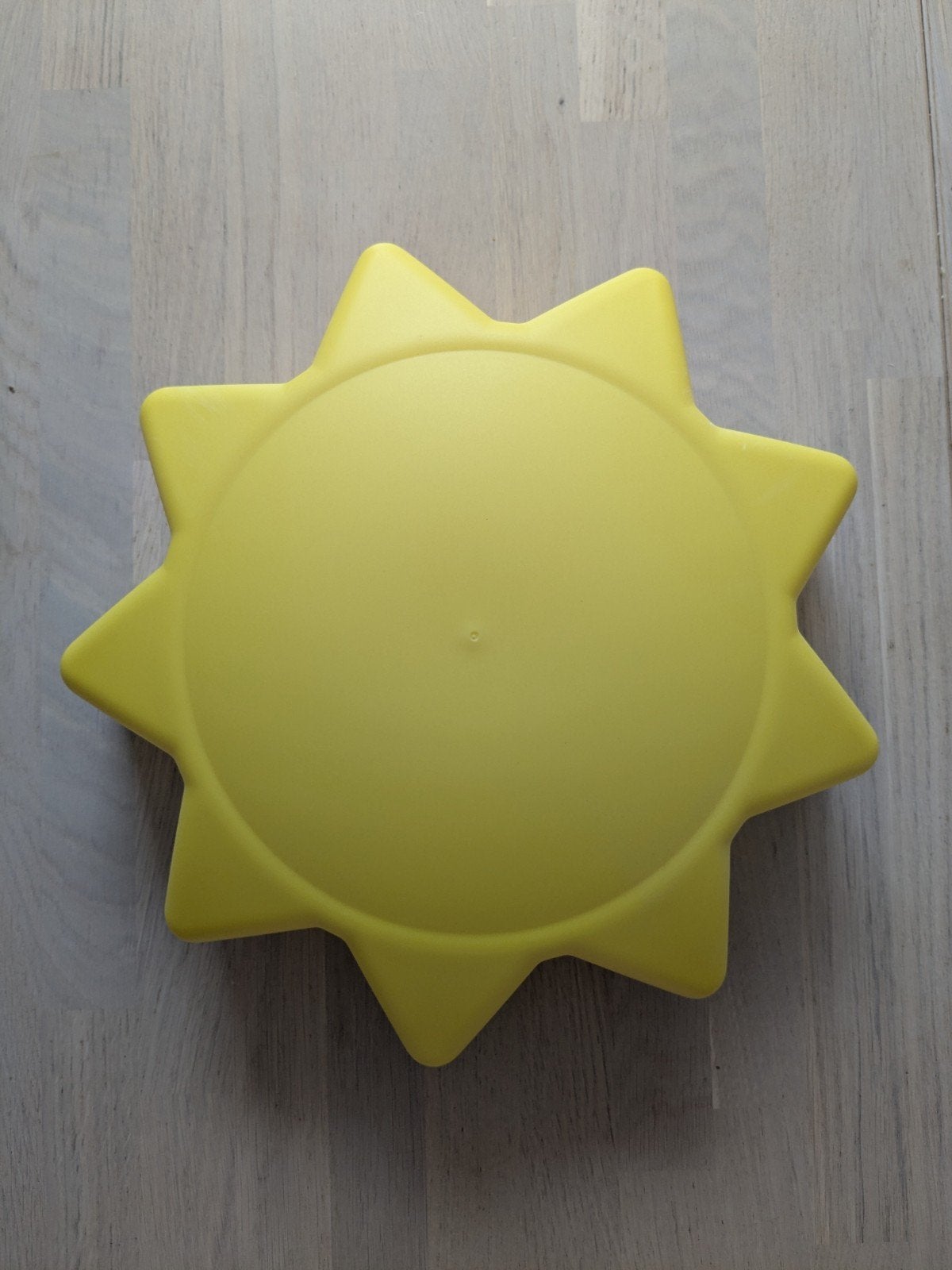 IKEA SOLHEM wand/plafondlamp geel, Kunststof, Geel, Zo goed als nieuw, Ophalen of Verzenden
