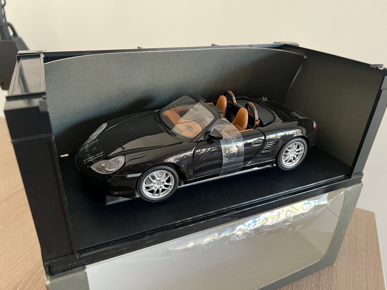 Gate (AUTOart) Porsche 986 Boxster S zwart dealer editie, Hobby en Vrije tijd, Ophalen of Verzenden, Zo goed als nieuw, Autoart