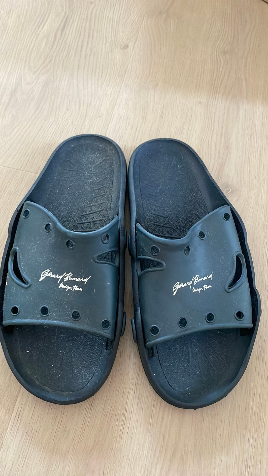 Mooie nieuwe stevige slippers mt 38 van gerard brinard, Ophalen of Verzenden, Nieuw