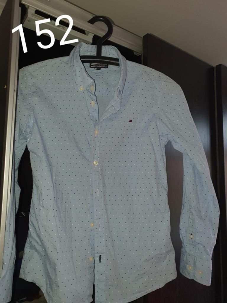 Tommy Hilfiger overhemden 152 - Lichtblauw met patroon 💫, Kinderen en Baby's, Kinderkleding | Maat 152, Overhemd of Blouse, Nieuw