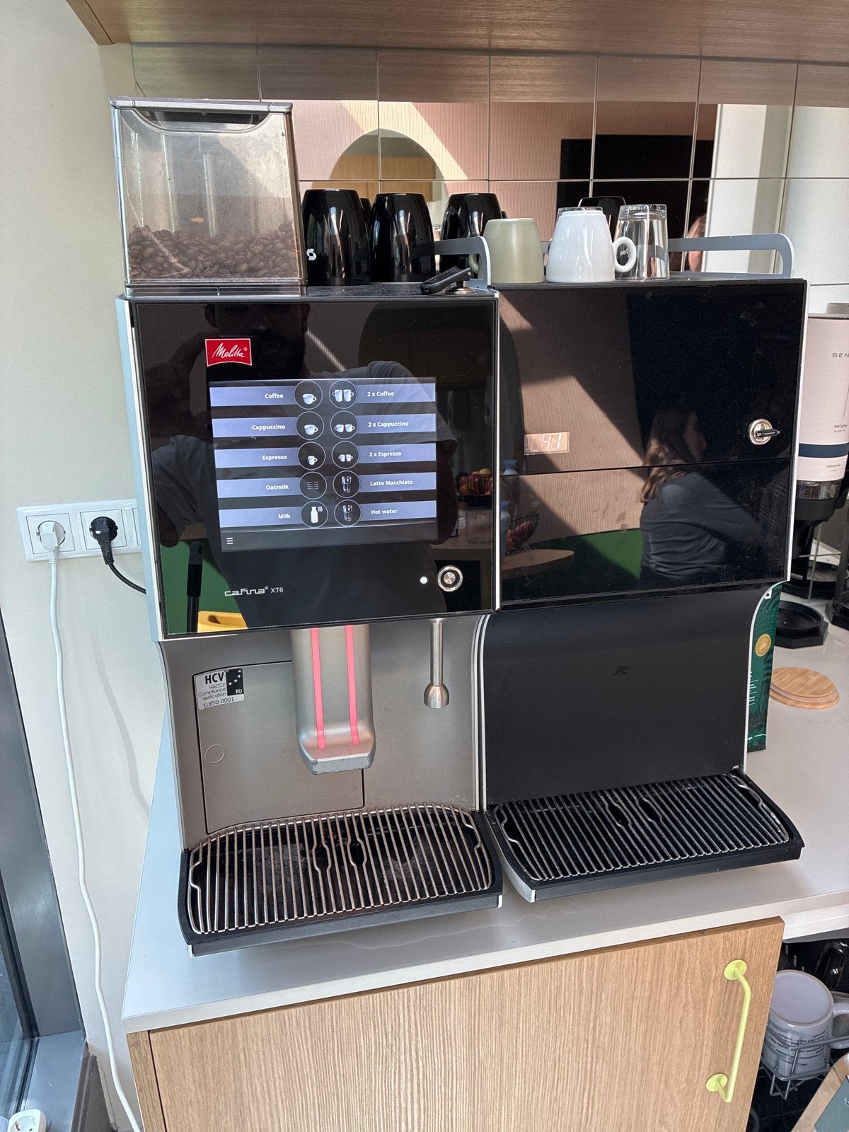 Melitta Caffeo XT6 Koffiemachine - Zo goed als nieuw, Ophalen, Afneembaar waterreservoir, 10 kopjes of meer, Koffiemachine