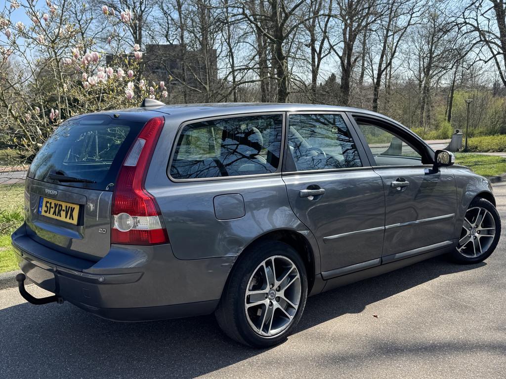 Volvo V50 2.0 SCHUIFDAK, Edition II (bj 2007), Auto's, Voorwielaandrijving, Parkeersensor, 4 cilinders, Zilver of Grijs