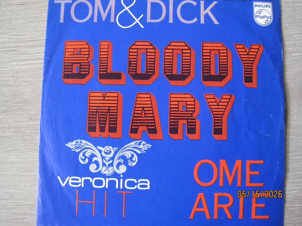 Tom & Dick  -  Bloody mary, Beschermende buitenhoes, Ophalen of Verzenden, Zo goed als nieuw, Nederlandstalig