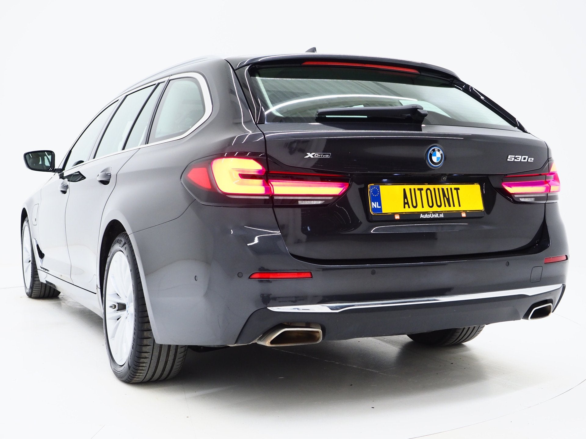 BMW 5 Serie Touring 530e xDrive | Panoramadak | Leder | Sfee, Automaat, 1998 cc, 1935 kg, Gebruikt