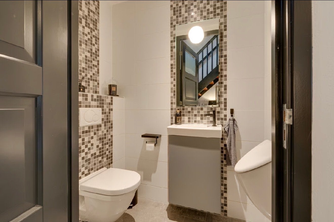 Complete Toiletset: 4x Zit, 1x Staand, Fonteintjes & Spiegel, Ophalen, Gebruikt, Toilet