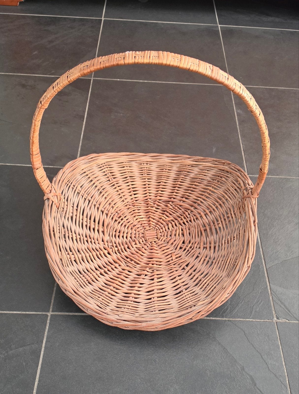 Vintage rieten lectuurbak, Ophalen, Met handvat, Gebruikt, Natuurlijk materiaal