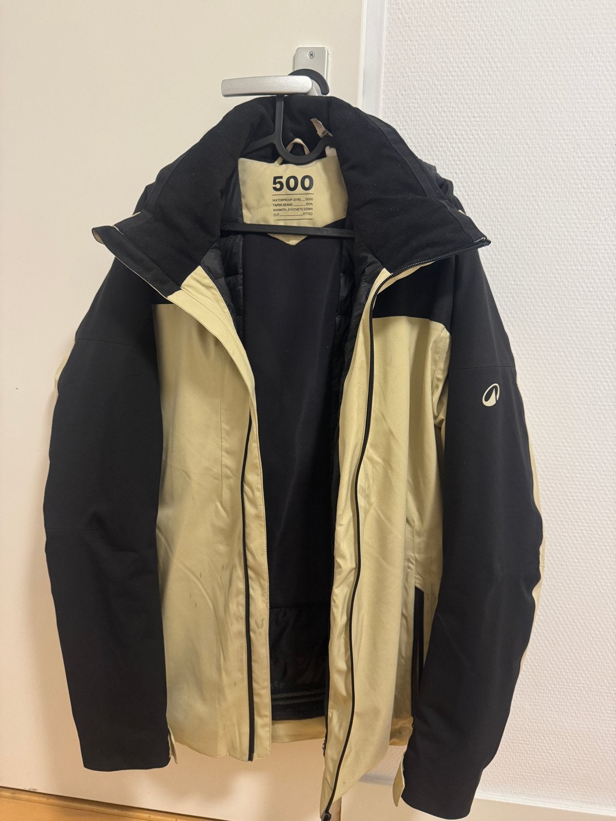 Decathlon Ski Set: Jas, Broek & Helm (Maat L), Gebruikt, Kleding, Skiën, Ophalen