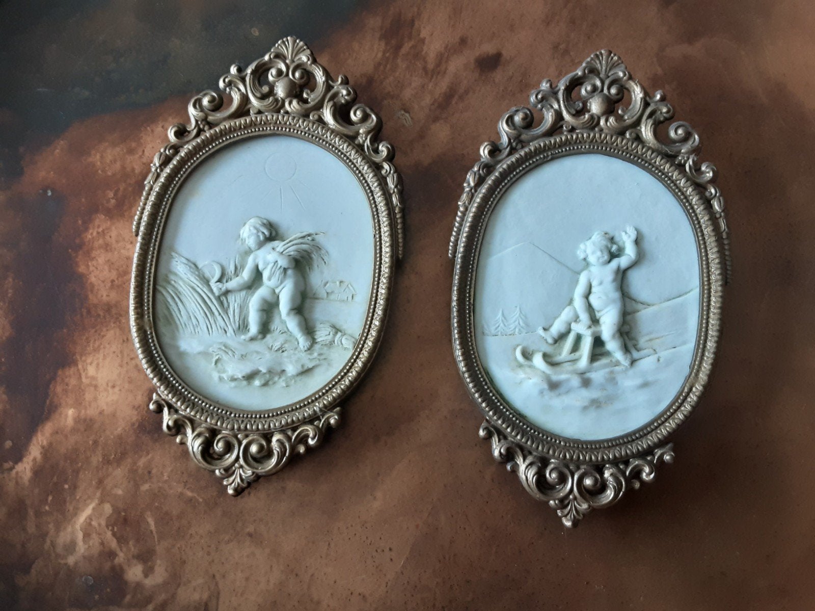 2 st.oude brocante muurhangers met steen relief*mooi lijstje, Ophalen of Verzenden