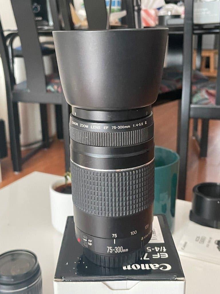 Canon EF 75-300mm/F4-5.6 III UV + nieuwe zonnekap, Ophalen, Canon, Telelens, Zo goed als nieuw