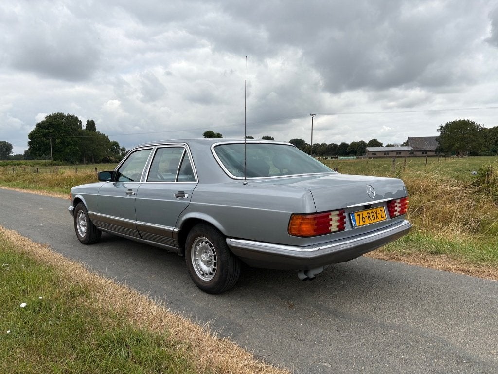 1983 Mercedes-Benz S-Klasse 380SE AUT Silberblau, foto 3