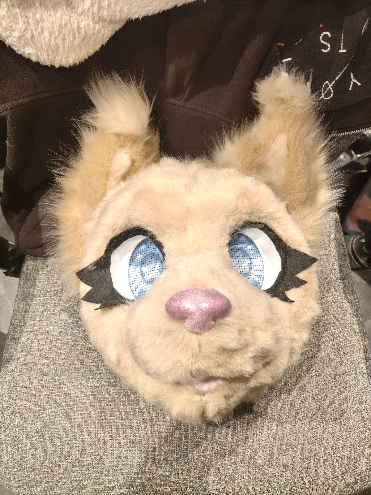 unfinished fursuit cat for sale (WITHOUT CHARACTER RIGHTS), Hobby en Vrije tijd, Kostuums, Theaterbenodigdheden en LARP, Ophalen of Verzenden