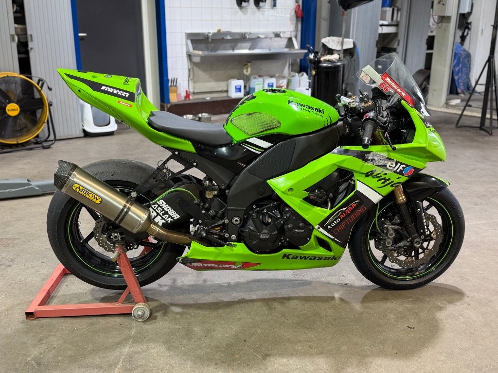 Kawasaki ZX10R 2010 Circuitmotor, 4 cilinders, Super Sport, Handgeschakeld, Gebruikt