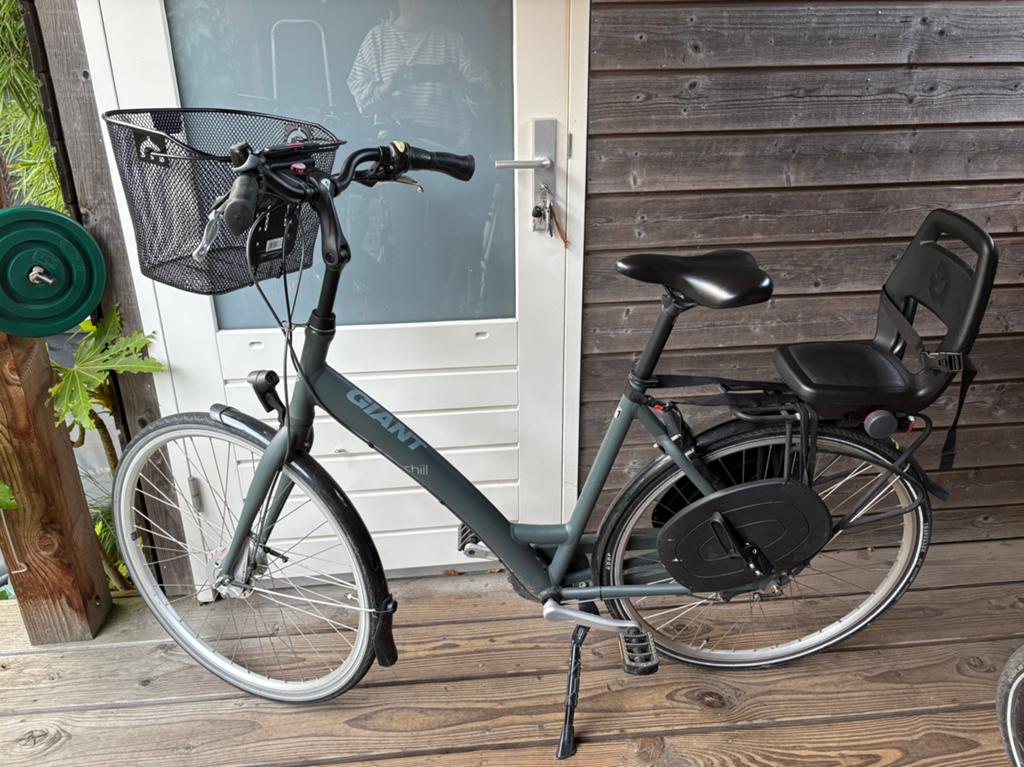Damesfiets GIANT chill, Ophalen, Gebruikt, Mandje, 56 cm of meer