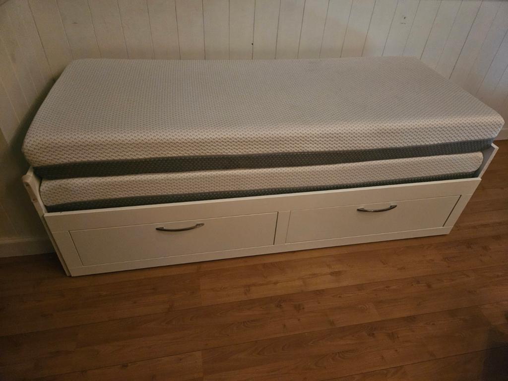 Ikea bed 80cm uittrekbaar tot max 160, Huis en Inrichting, Wit, Tweepersoons, Ophalen of Verzenden, Zo goed als nieuw