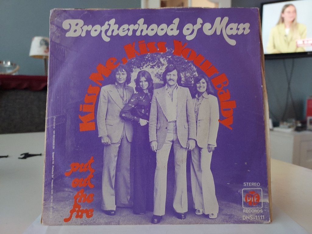7" Single Brotherhood Of Man - Kiss Me, Kiss Your Baby / Put, Gebruikt, Verzenden, 7 inch, Pop