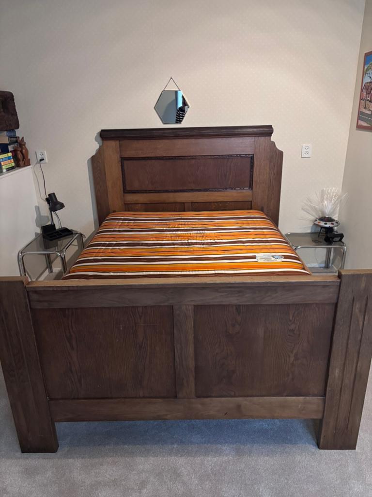 Rustiek massief houten bed twijfelaar., Ophalen, Twijfelaar, Hout, 140 cm