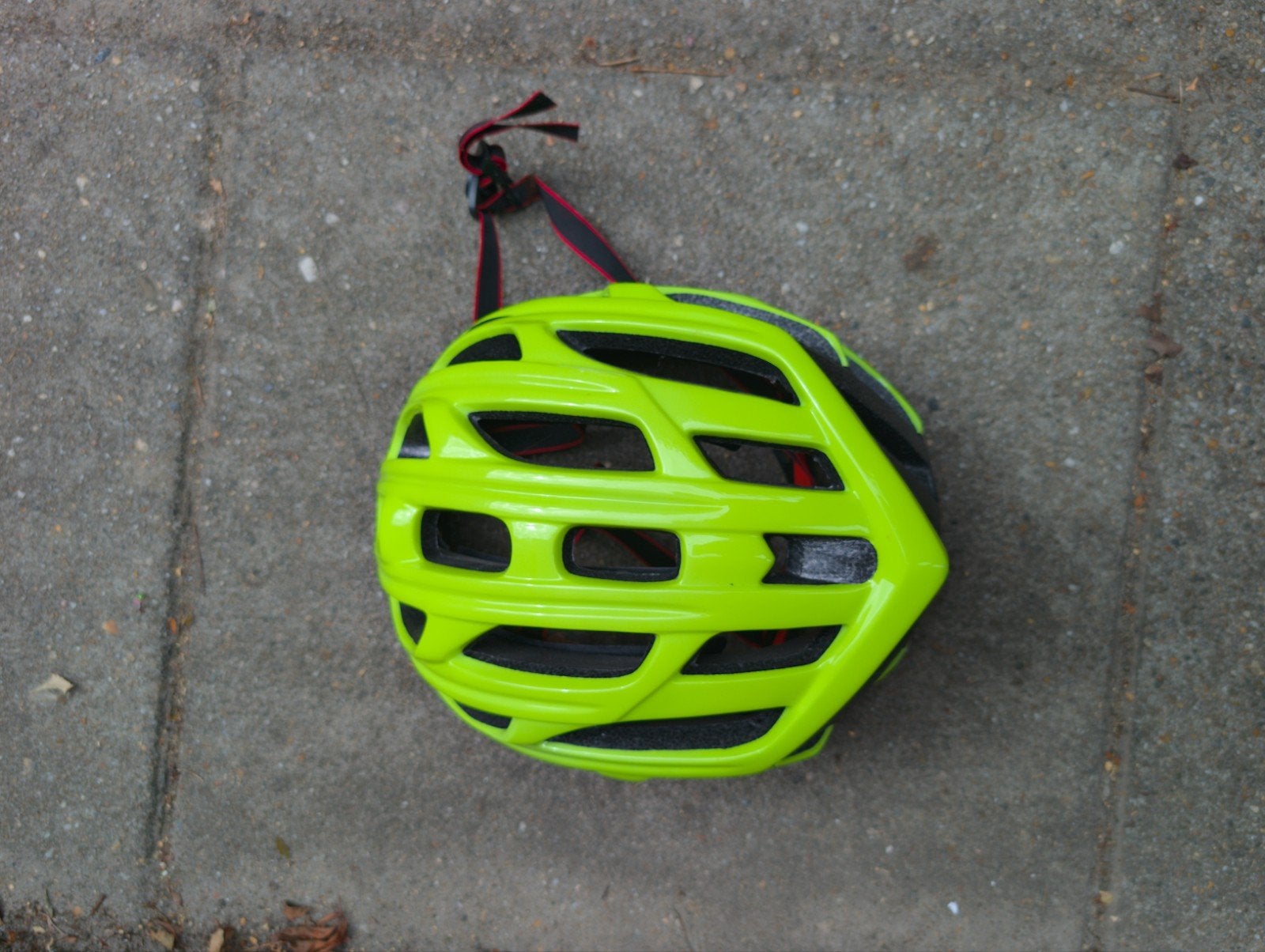 Neon gele fietshelm - Zo goed als nieuw, Ophalen of Verzenden