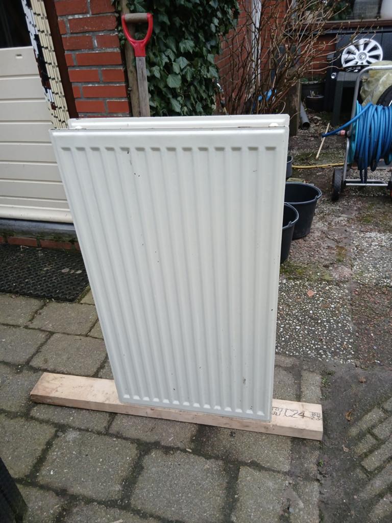 Gebruikte radiator 90 x 50 cm , perfect voor kleine ruimtes, Ophalen, Radiator, Minder dan 60 cm, 80 cm of meer