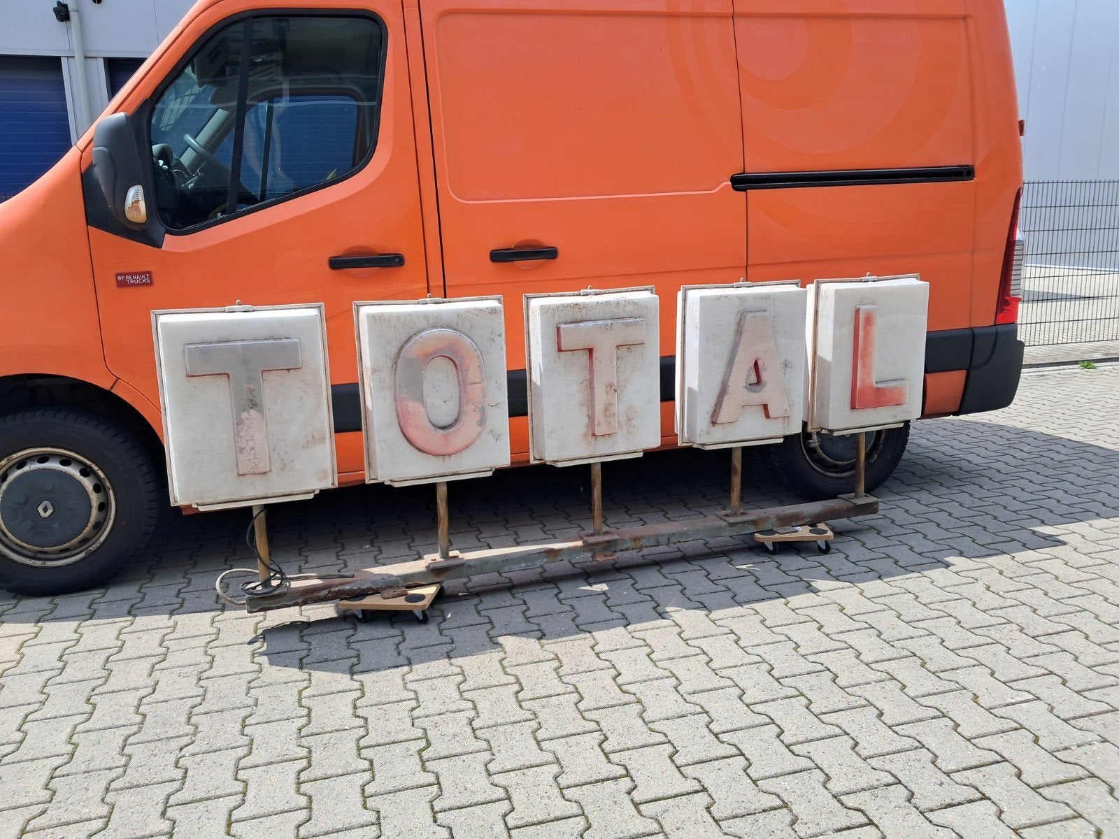Total reclame lichtbak stond op een benzinestation uit 1956, Verzamelen, Merken en Reclamevoorwerpen, Ophalen, Eu, Gebruikt, Eu