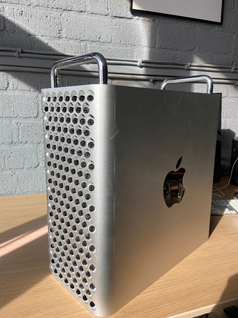 Apple Mac Pro 2019 16-core 96 GB RAM Vega II 32 GB, Computers en Software, Ophalen, 64 GB of meer, SSD, Zo goed als nieuw