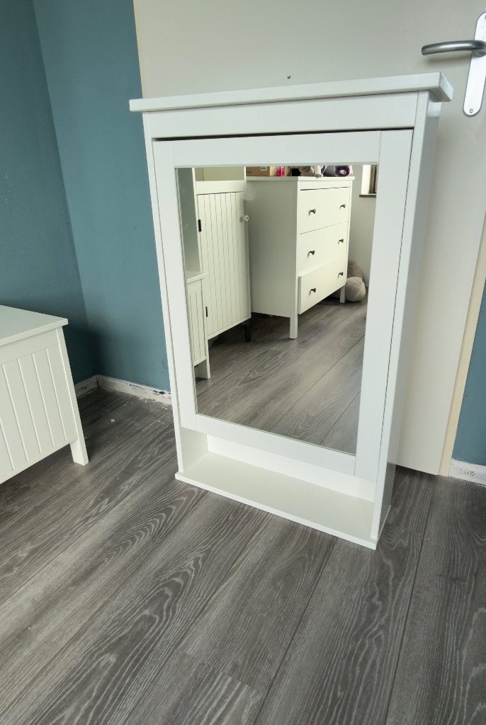 HEMNES Spiegelkast 50€ Wit (IKEA), Ophalen, Spiegelkast, 50 tot 100 cm, Zo goed als nieuw