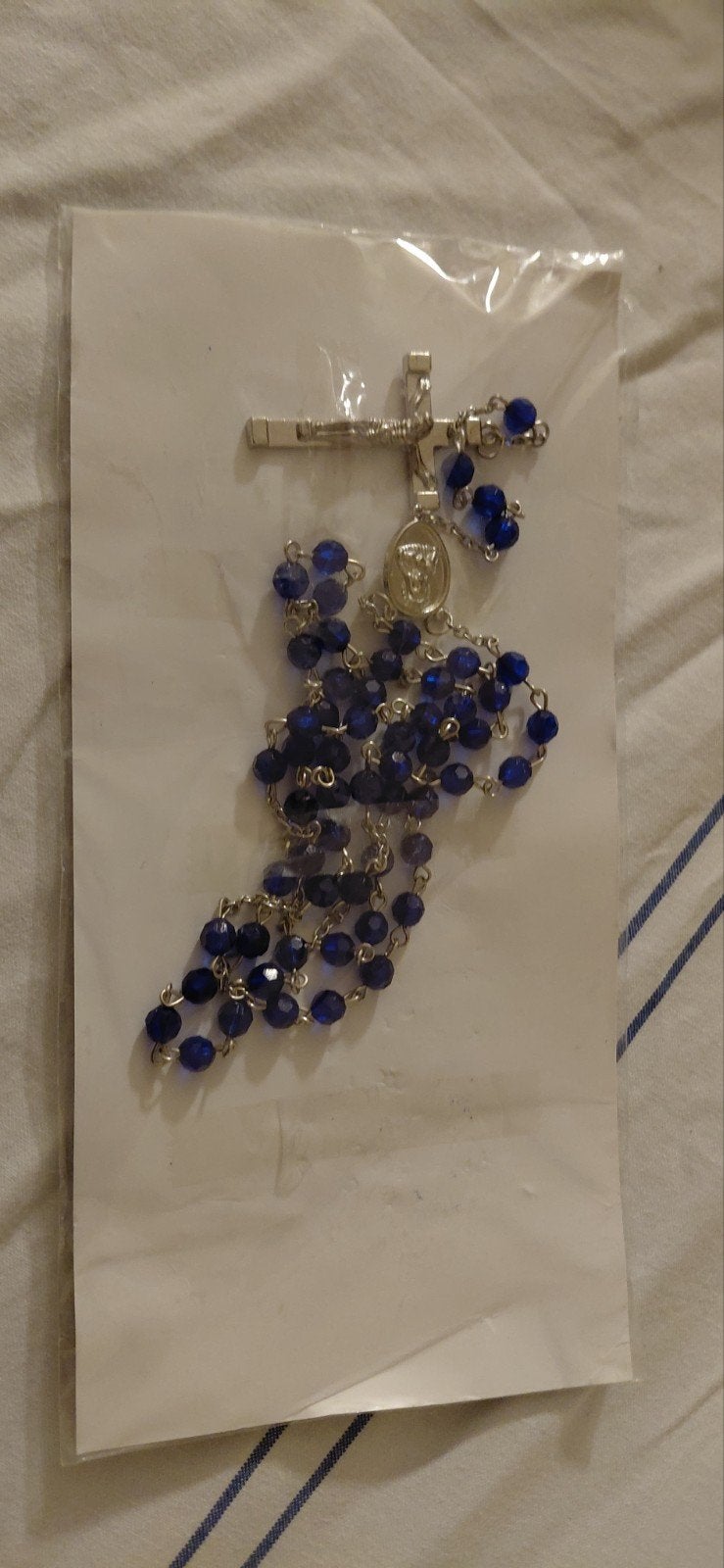 Rozenkrans met blauwe kralen en zilverkleurig kruis, Ophalen of Verzenden, Nieuw, Blauw, Kunststof