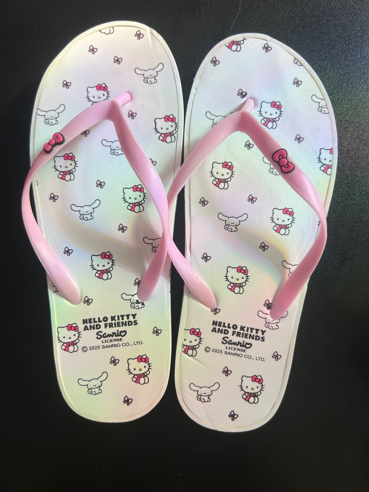 Nieuwe witte Hello Kitty slippers maat 39 (lengte 25cm), Kleding | Dames, Ophalen, Nieuw, Wit, Slippers