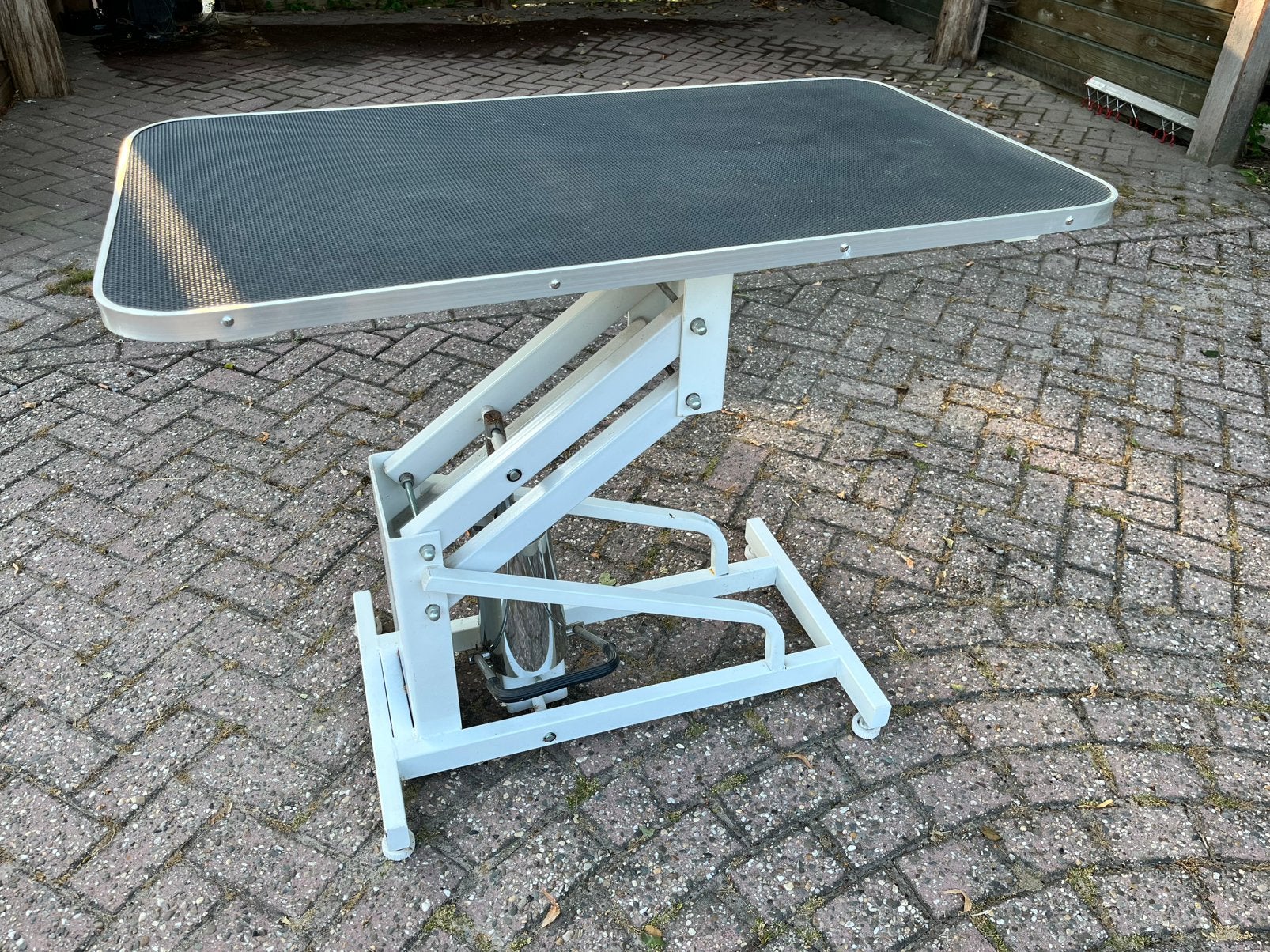 Trimtafel in hoogte instelbaar, Ophalen, Zo goed als nieuw