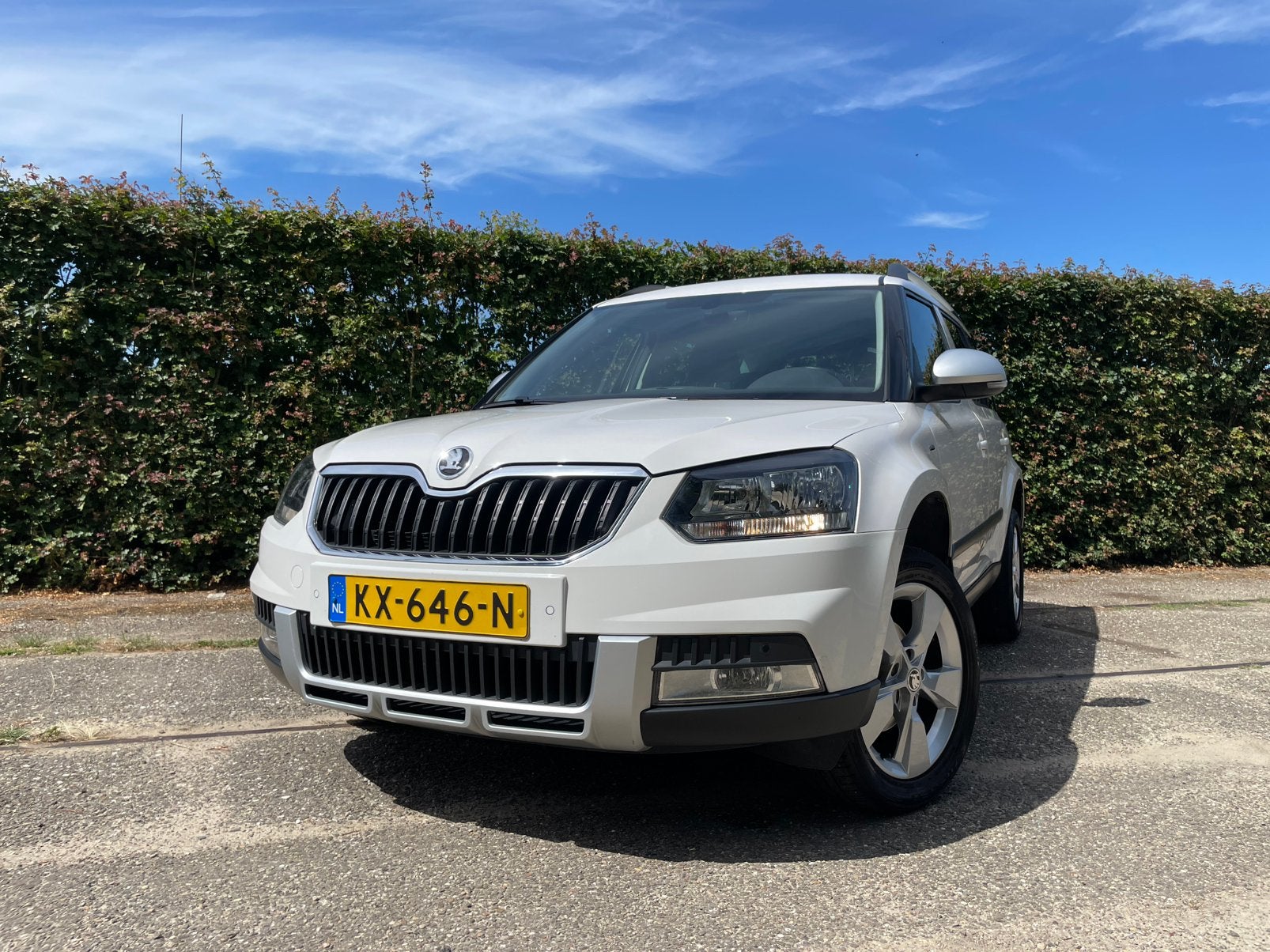 Skoda Yeti 1.2 TSI 81KW DSG 2017 Wit, Auto's, Skoda, 680 kg, 4 cilinders, Wit, Origineel Nederlands