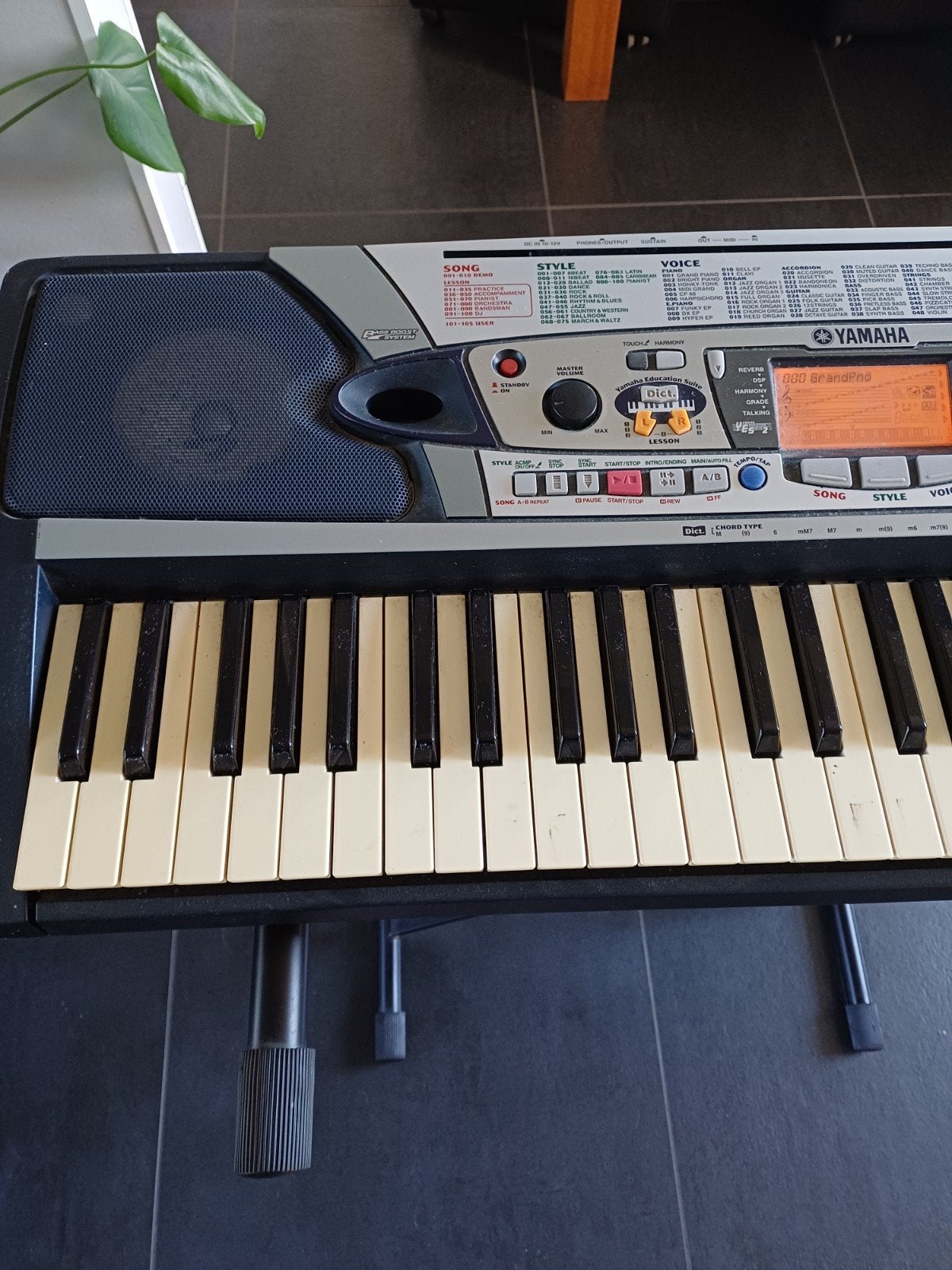 Foto 3 van Yamaha PSR-280 Keyboard met standaard