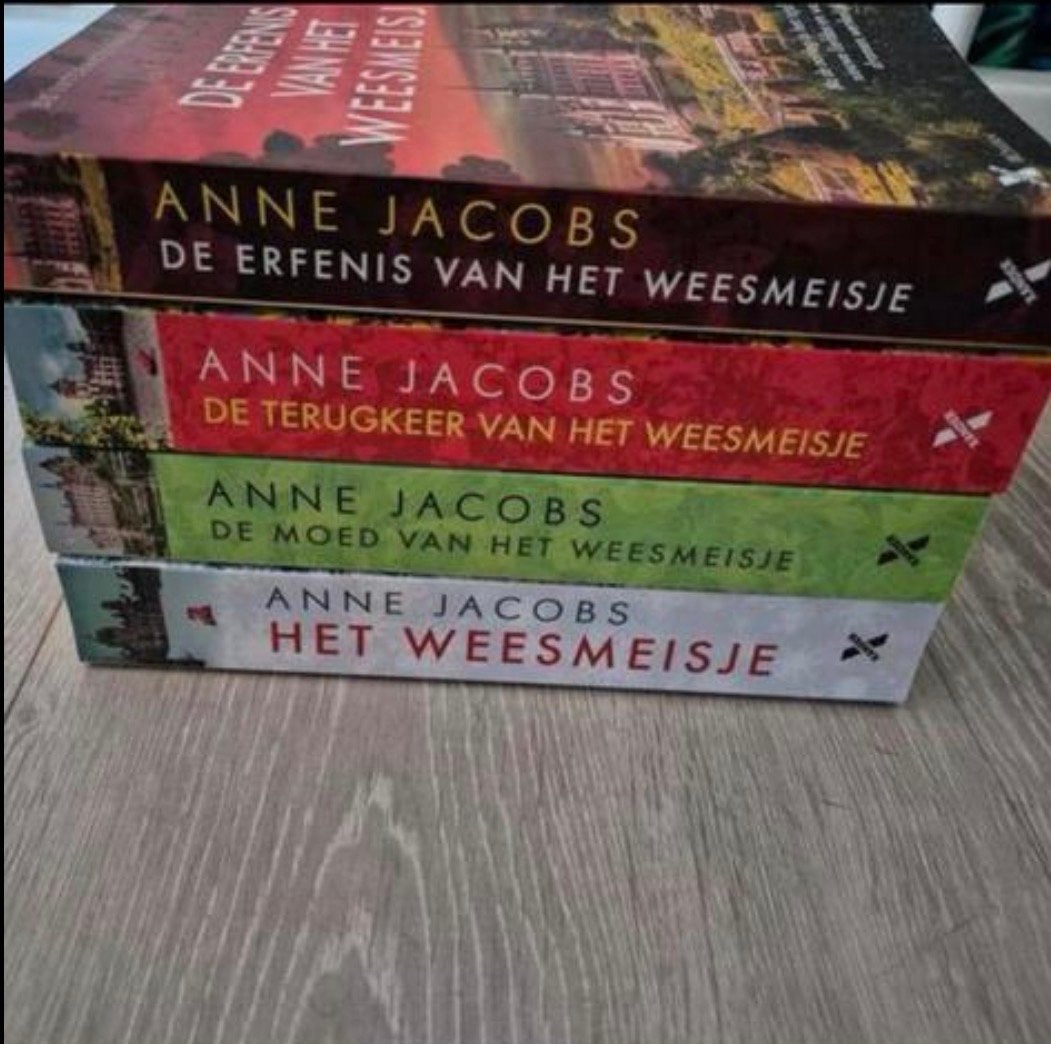 Boekenreeks Anne Jacobs - Het Weesmeisje (4 delen), Ophalen of Verzenden, Zo goed als nieuw