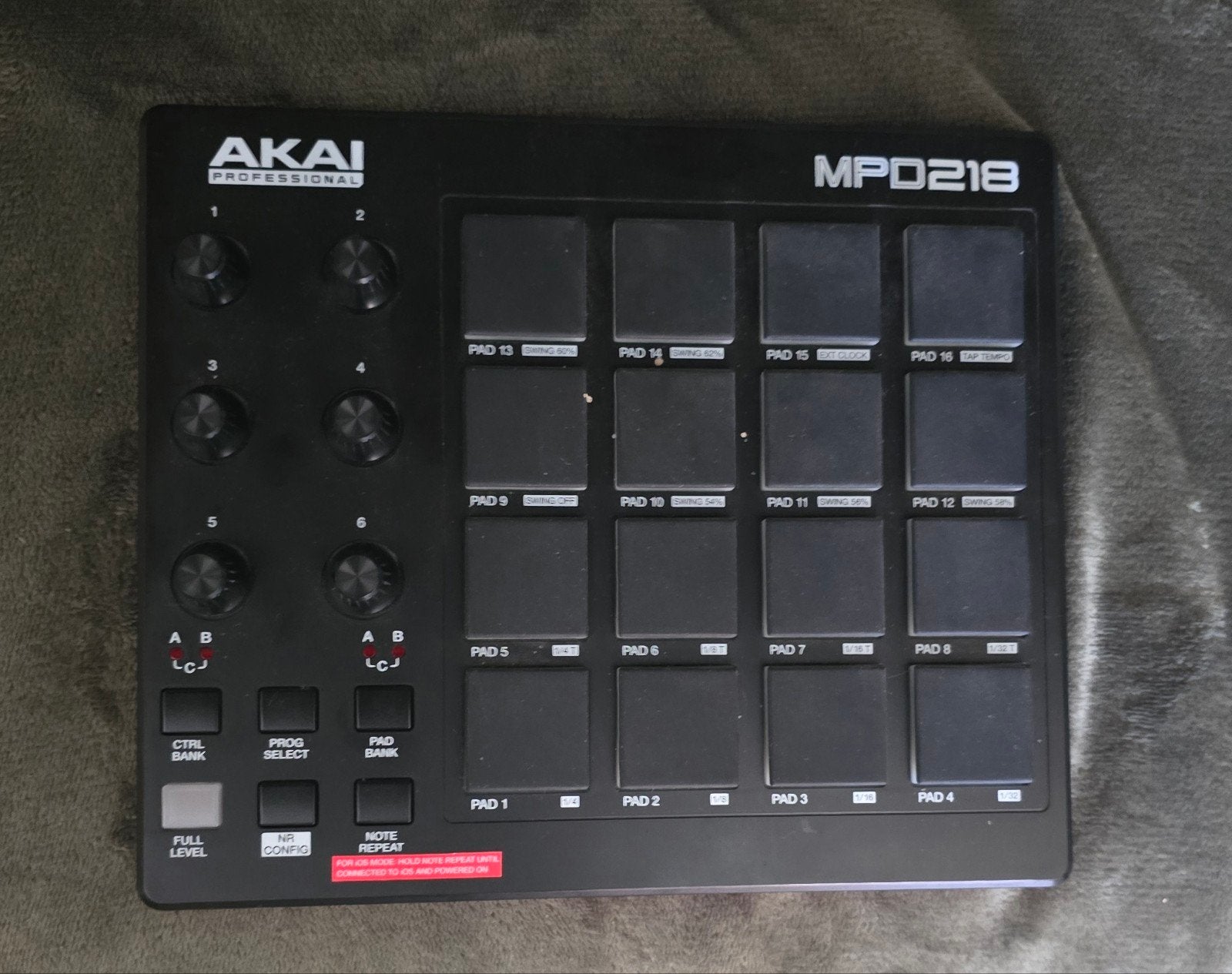 Akai Professional MPD218 MIDI Pad Controller, Ophalen of Verzenden, Zo goed als nieuw, Overige merken