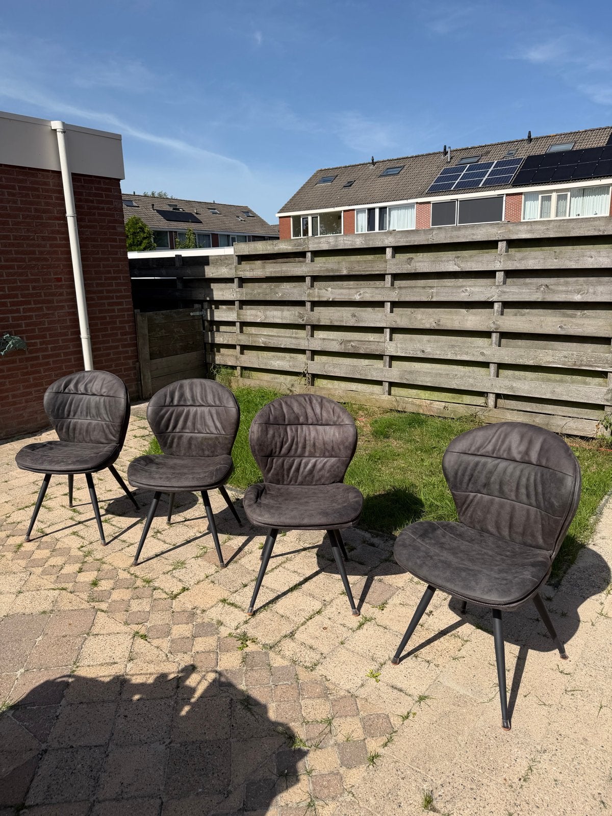 4x Lenn eettafelstoelen, donkergrijs, nette staat, Ophalen, Gebruikt, Vier, Stof
