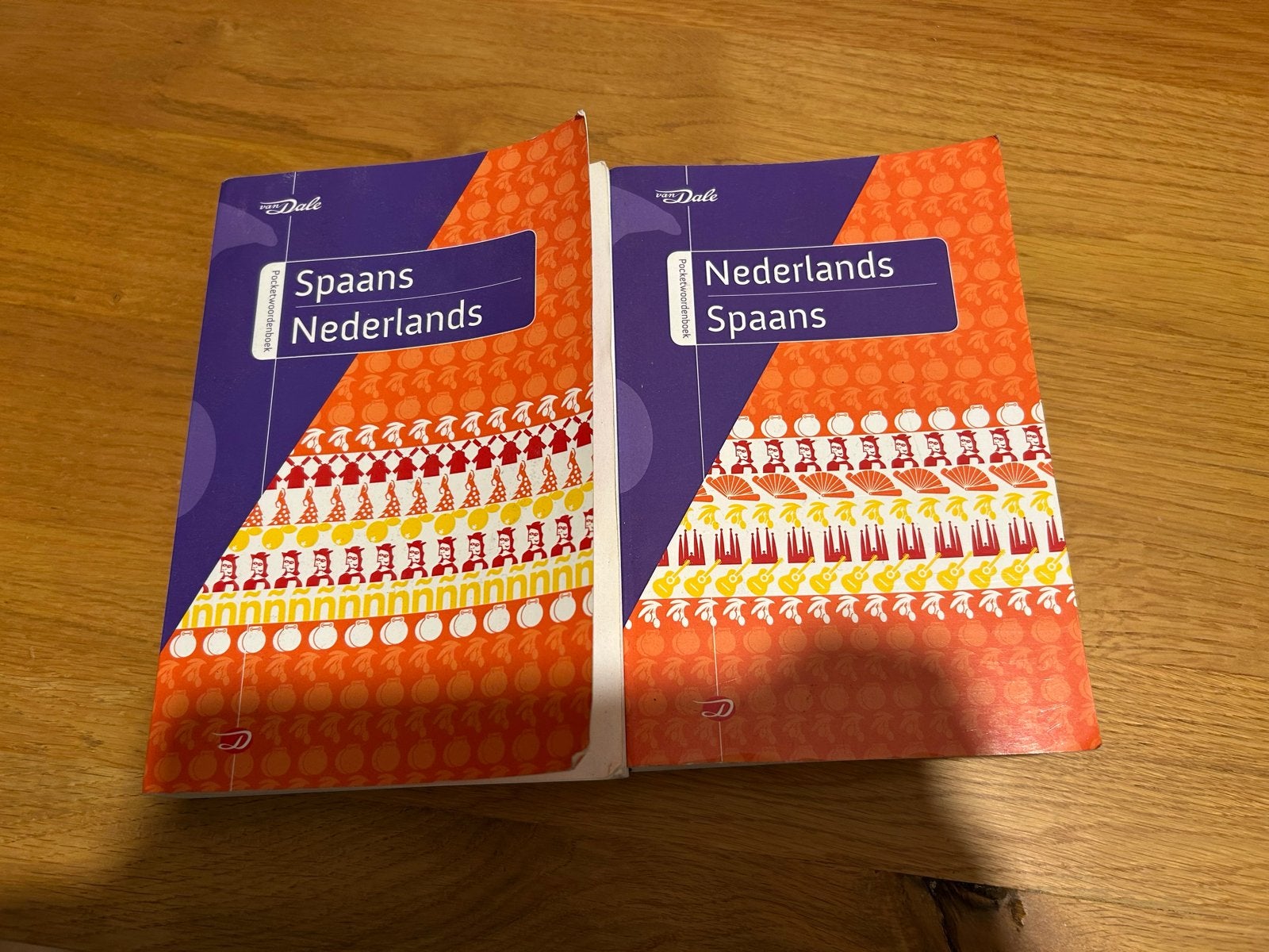 Van Dale Pocketwoordenboek Spaans-Nederlands & Nederlands-Sp, Ophalen of Verzenden, Zo goed als nieuw, Non-fictie