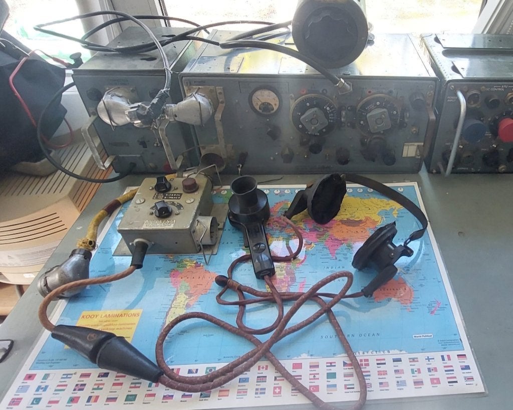 Werkende radio zend-ontvanger WW2  19set in mooie staat., Telecommunicatie, Zenders en Ontvangers, Ophalen, Gebruikt, Zender en Ontvanger