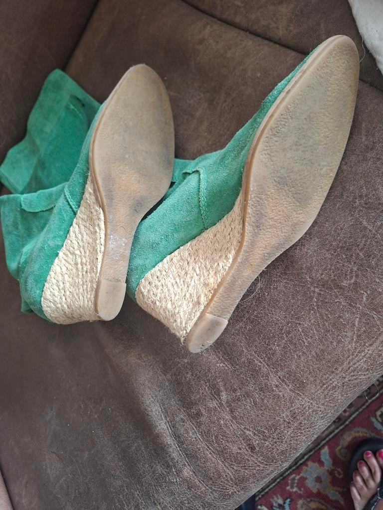 Mintgroene suède laarzen met wedge hak, Ophalen of Verzenden, Gedragen, Groen, Lage of Enkellaarzen