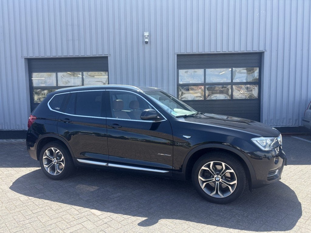 Bmw X3 xDrive20D High Executive Leer I Panorama I Camera, Automaat, Euro 6, Zwart, Bedrijf