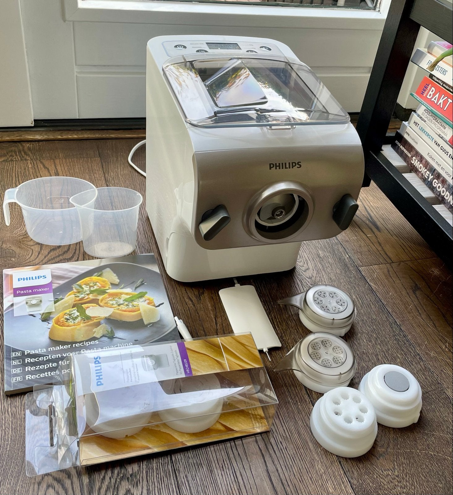 Philips Pastamaker HR2355/09 met diverse opzetstukken, Ophalen, Zo goed als nieuw, Vaatwasserbestendig, Minder dan 1 liter
