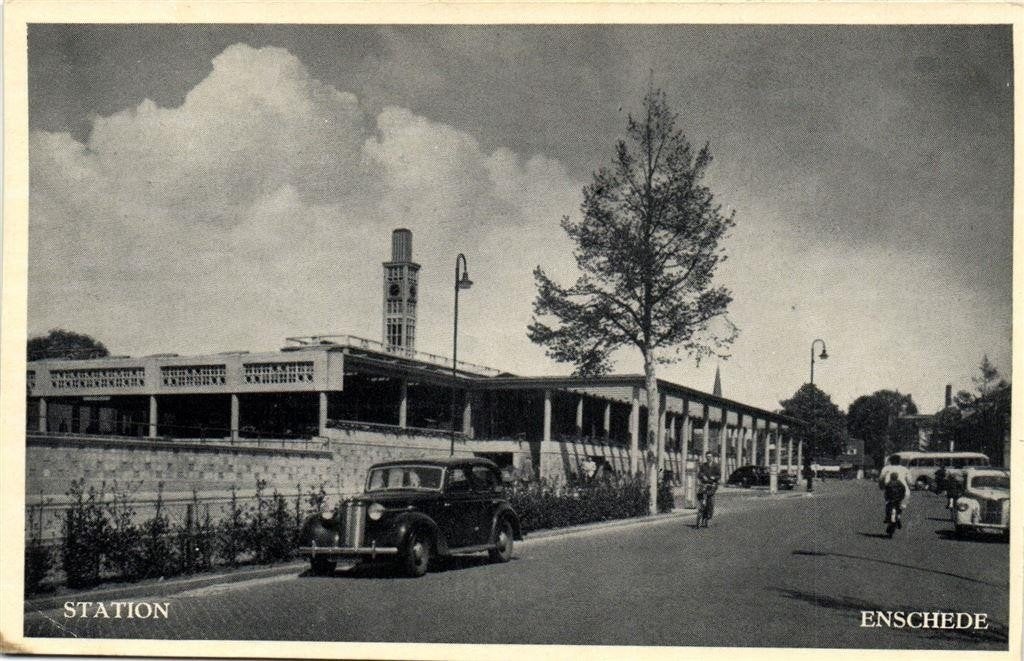 Station - Enschede - auto diets - ongelopen, Ophalen of Verzenden, 1940 tot 1960, Ongelopen, Overijssel