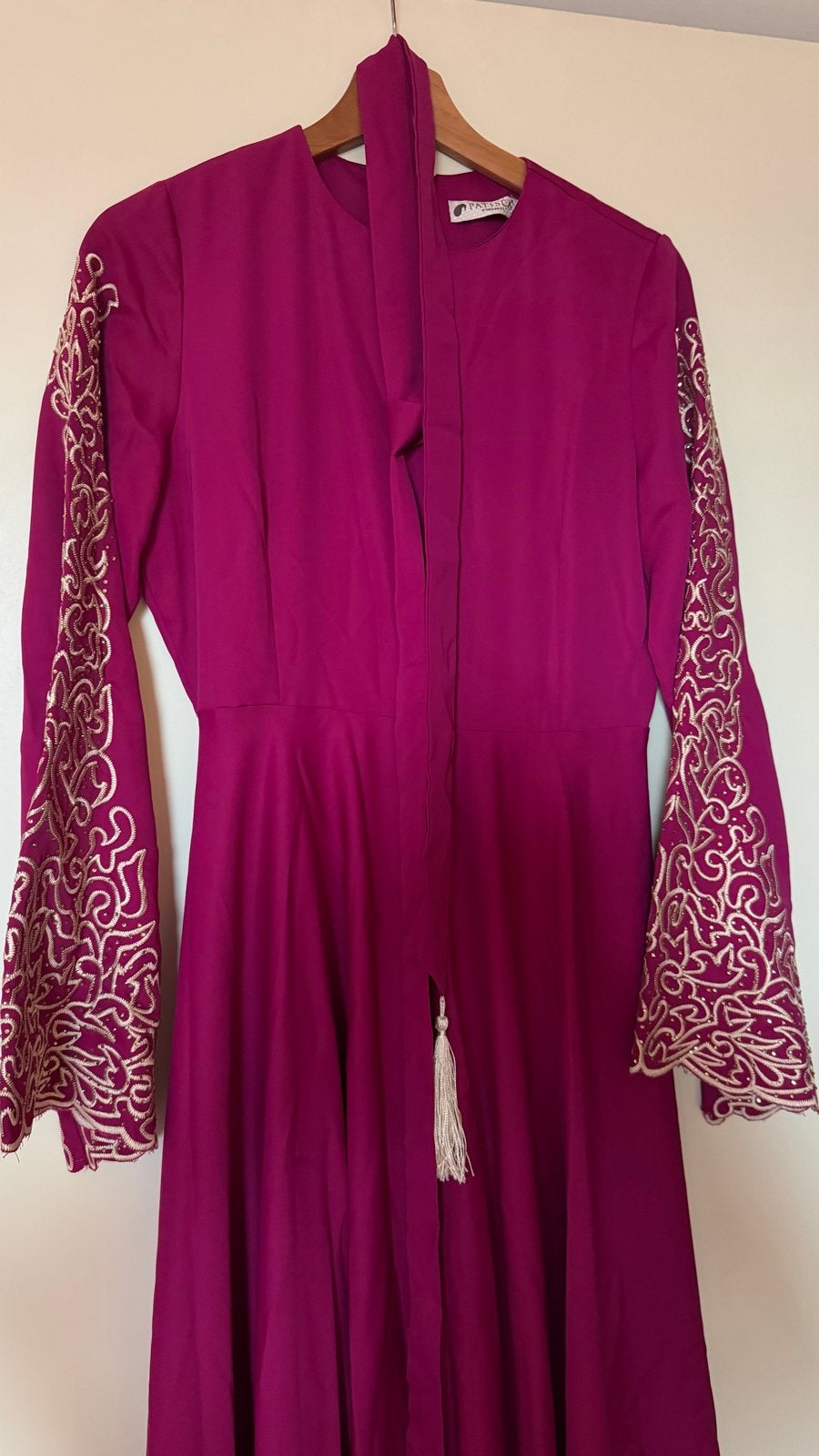 Roze jurk met gouden borduursels - Maat 38/40, Kleding | Dames, Jurken, Ophalen of Verzenden, Zo goed als nieuw, Maat 38/40 (M)
