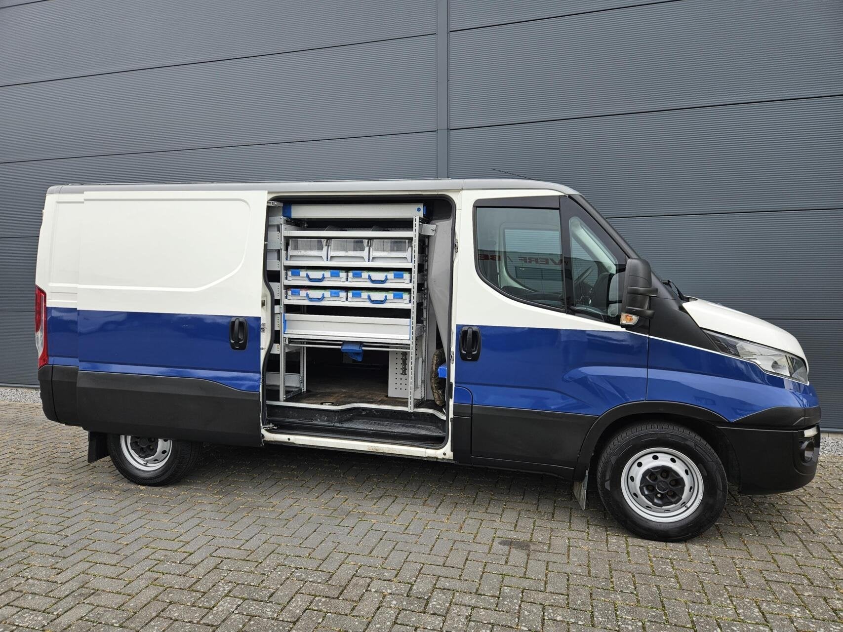 Iveco Daily 35S 2.3 L3h1 Camera EU 6 Clima 3500 KG trekken, Auto's, Automaat, Gebruikt, Euro 6, Iveco