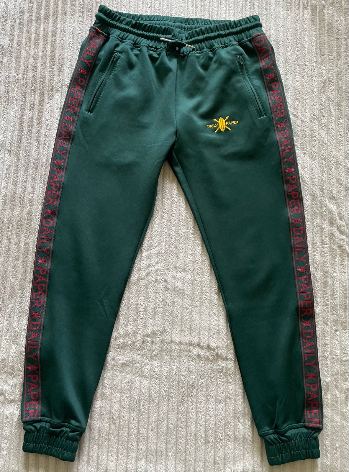 Daily Paper Track Pants XS - Nieuw met ruimere pasvorm, Nieuw, Ophalen of Verzenden, Maat 34 (XS) of kleiner, Lang