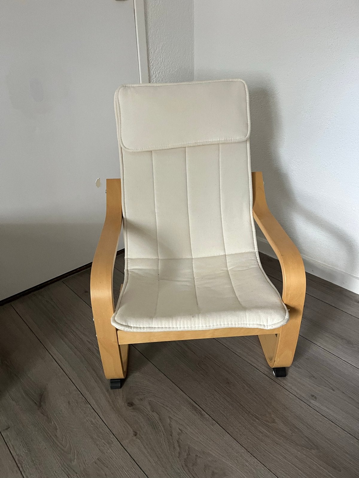 Poäng kinder fauteuil IKEA 2 stuks!, Kinderen en Baby's, Kinderkamer | Tafels en Stoelen, Gebruikt, Stoel(en), Ophalen