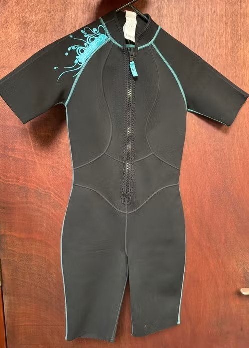 Wetsuit shorty dames 1,5mm Tribord maat M, Watersport en Boten, Wetsuit, https://www.kanoenduiksport.nl/contact/contact/, Oude Stationsweg 71, 5301 GL Zaltbommel