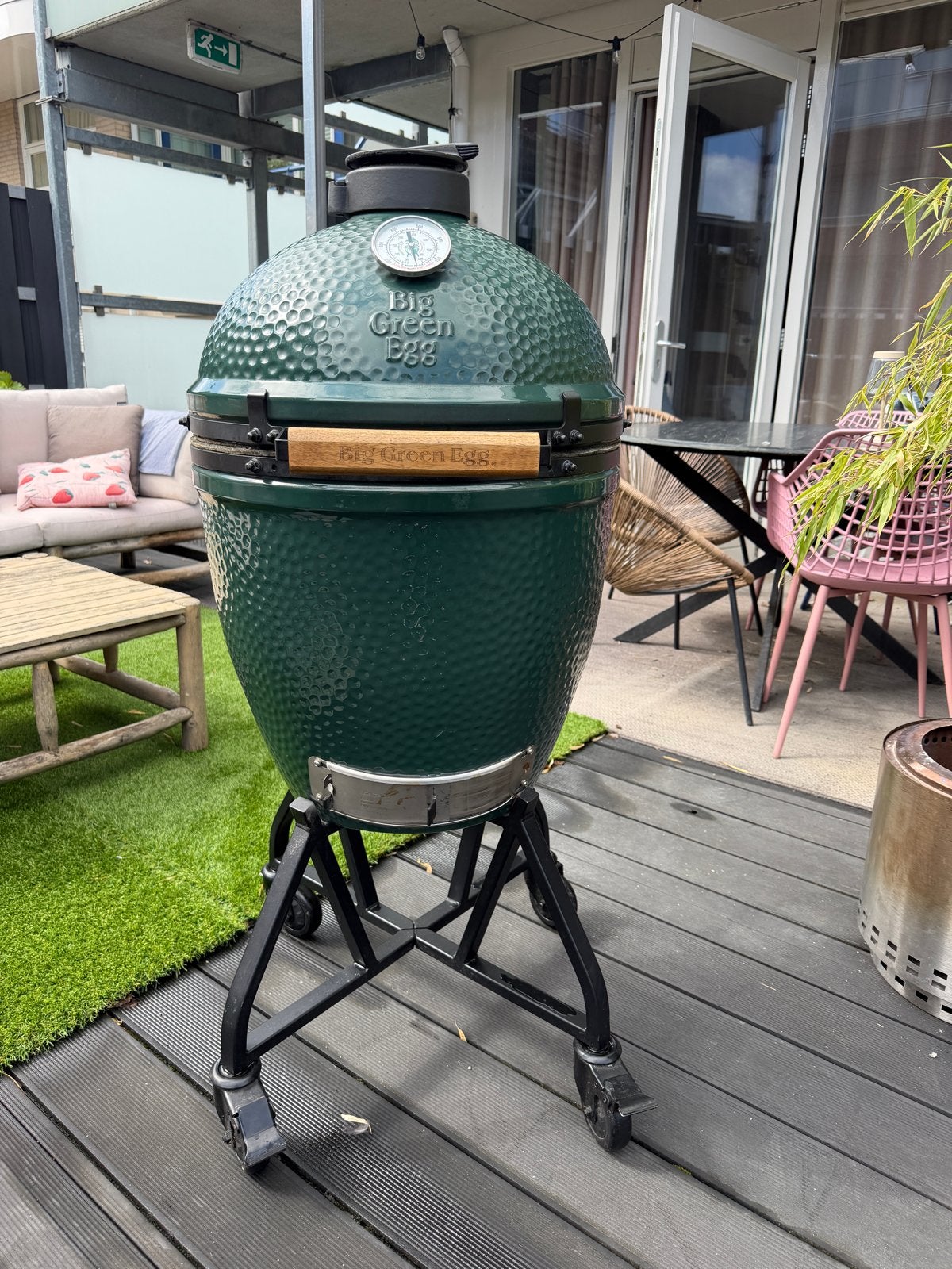 Big Green Egg Large Kamado BBQ met onderstel, Ophalen of Verzenden, Gebruikt