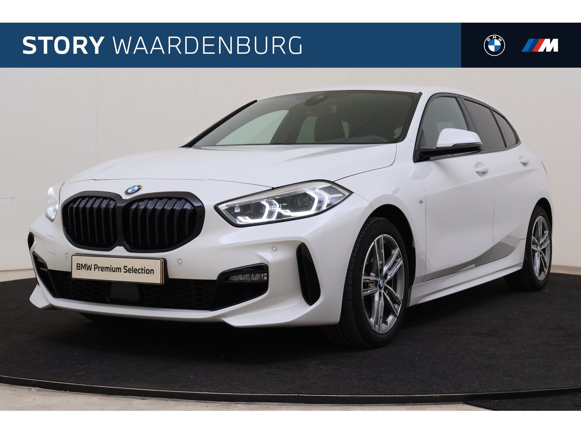 BMW 1 Serie 120i M Sport Automaat / Sportstoelen / Comfort A, Auto's, 1998 cc, 730 kg, Gebruikt, 4 cilinders