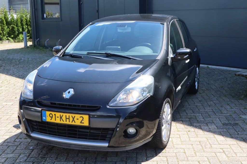 Renault Clio 1.2 TCe Sélection Business Sport, Voorwielaandrijving, Gebruikt, 4 cilinders, Origineel Nederlands